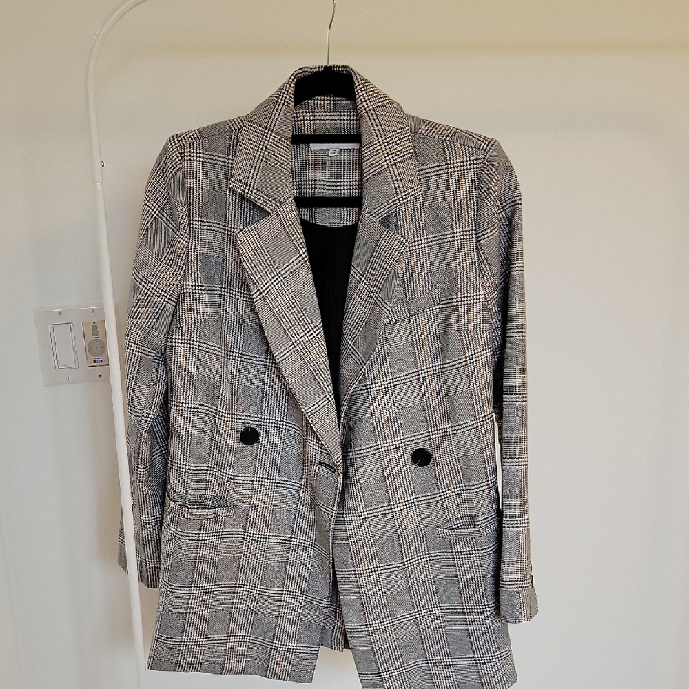 Moodie Gray Tailored Blazer with Notched Lapels